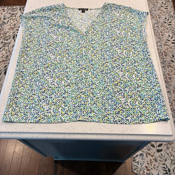 Top - Picture 1 of 2